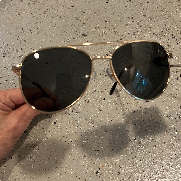 FOSTER GRANT PRELUDE AVIATOR GOLD WIRE FRAME SUNGLASSES UNISEX NEW WITH TAGS - Picture 3 of 14